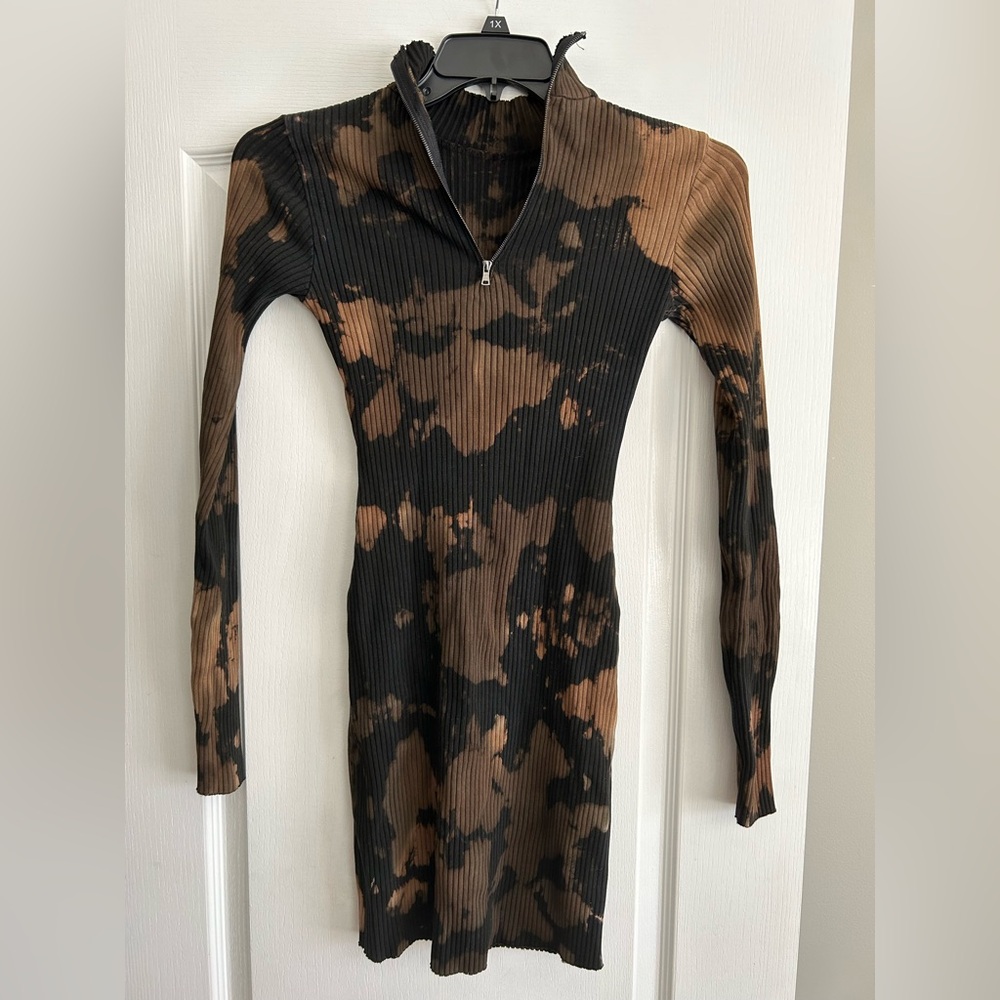 Cotton Citizen Black and Brown Ribbed Long-Sleeve Zip-Neck Dress